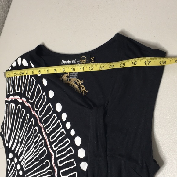 - Desigual Black top with white graphics - Picture 7 of 7